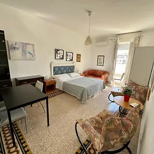 Appartamento Via Trevisani, Bari
