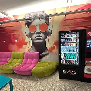 Hostel Cconforthotels Host, Bari